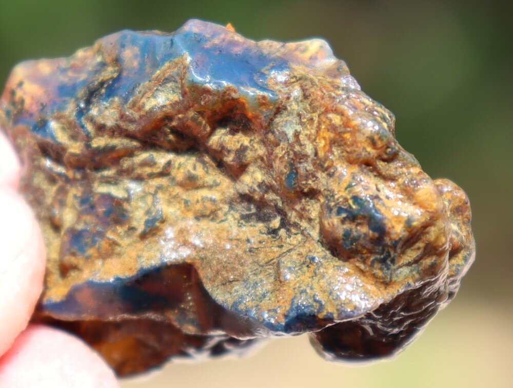 Beautiful Natural Dominican Clear Sky Blue Amber Rough Specimen 43mm 8g – photo 9