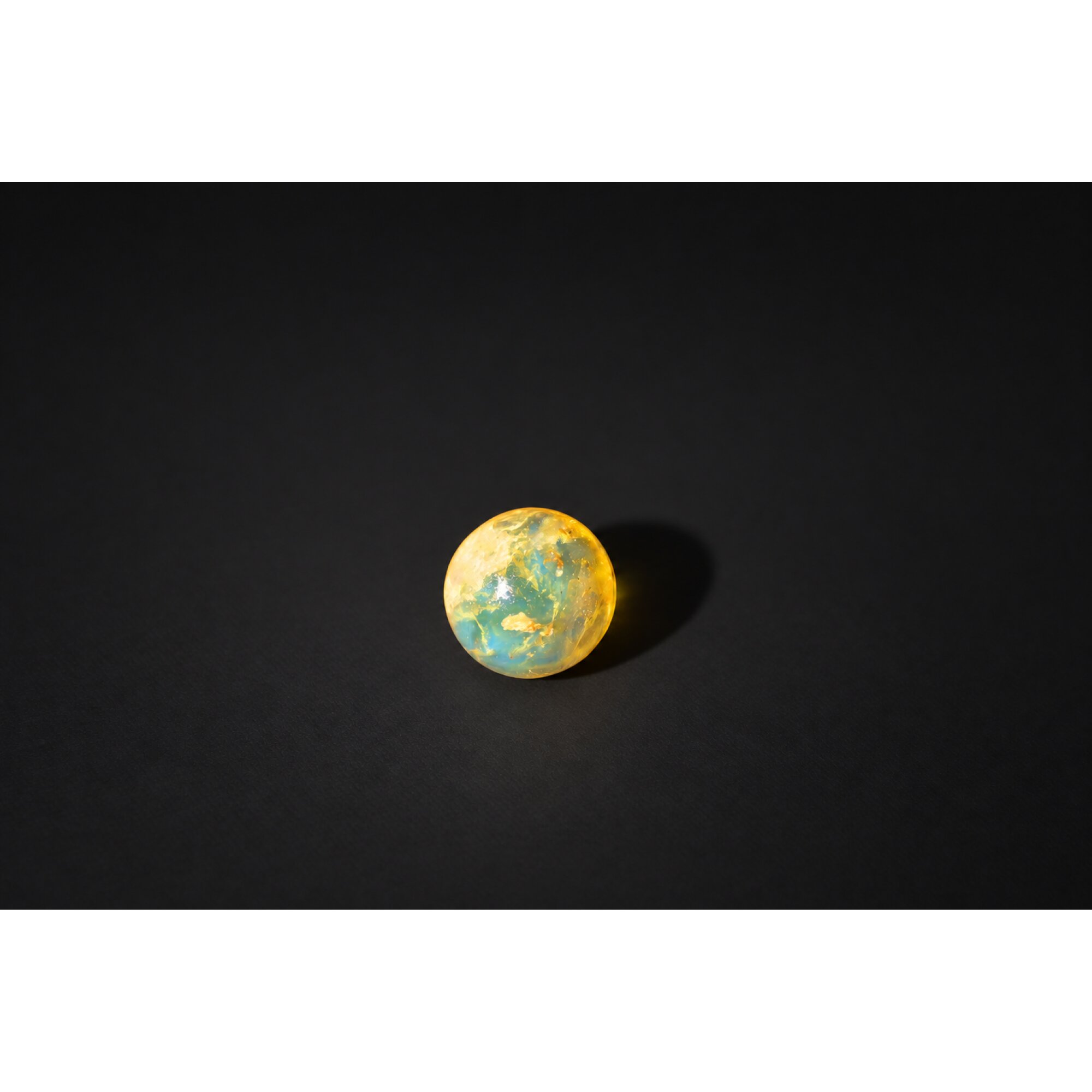 Untreated yellow blue Dominican amber sphere/ball 17.5mm – photo 11
