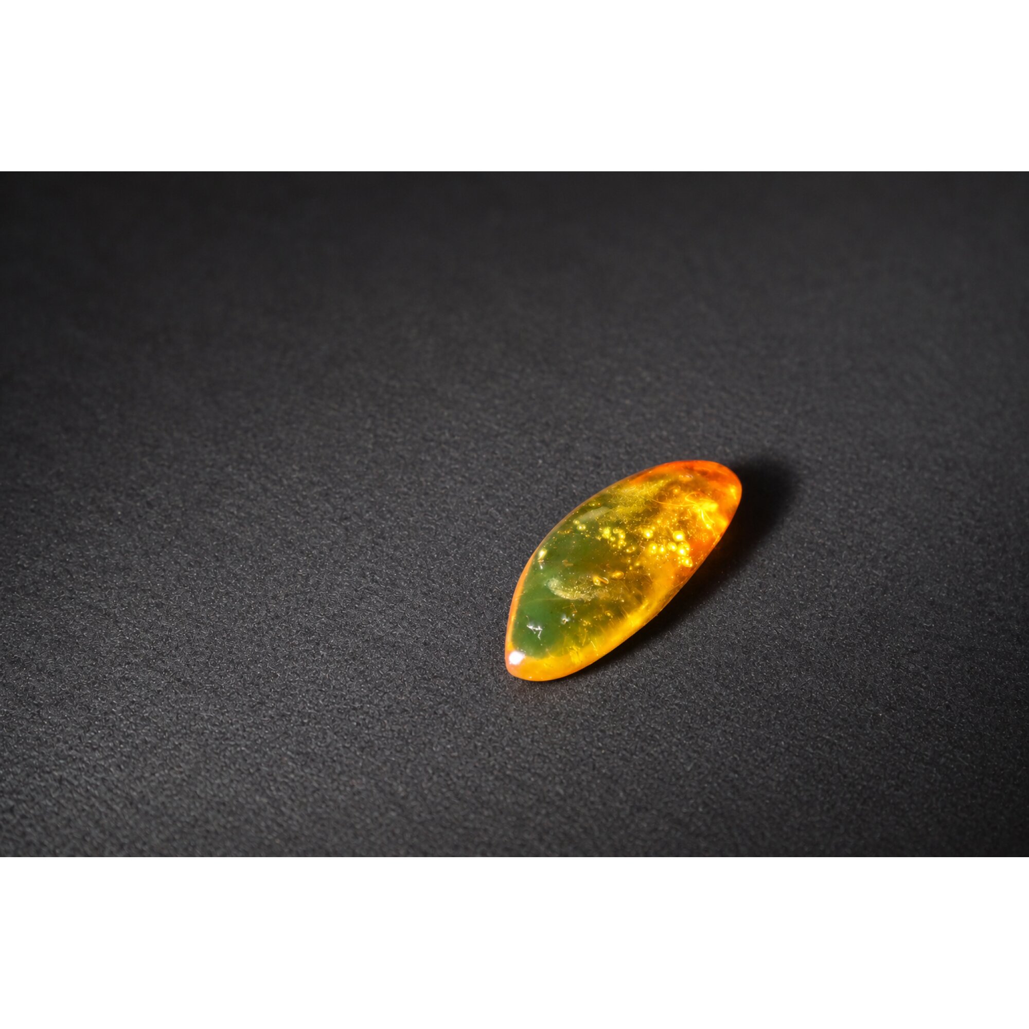 Real yellow Dominican amber true bug stone 25mm – photo 5