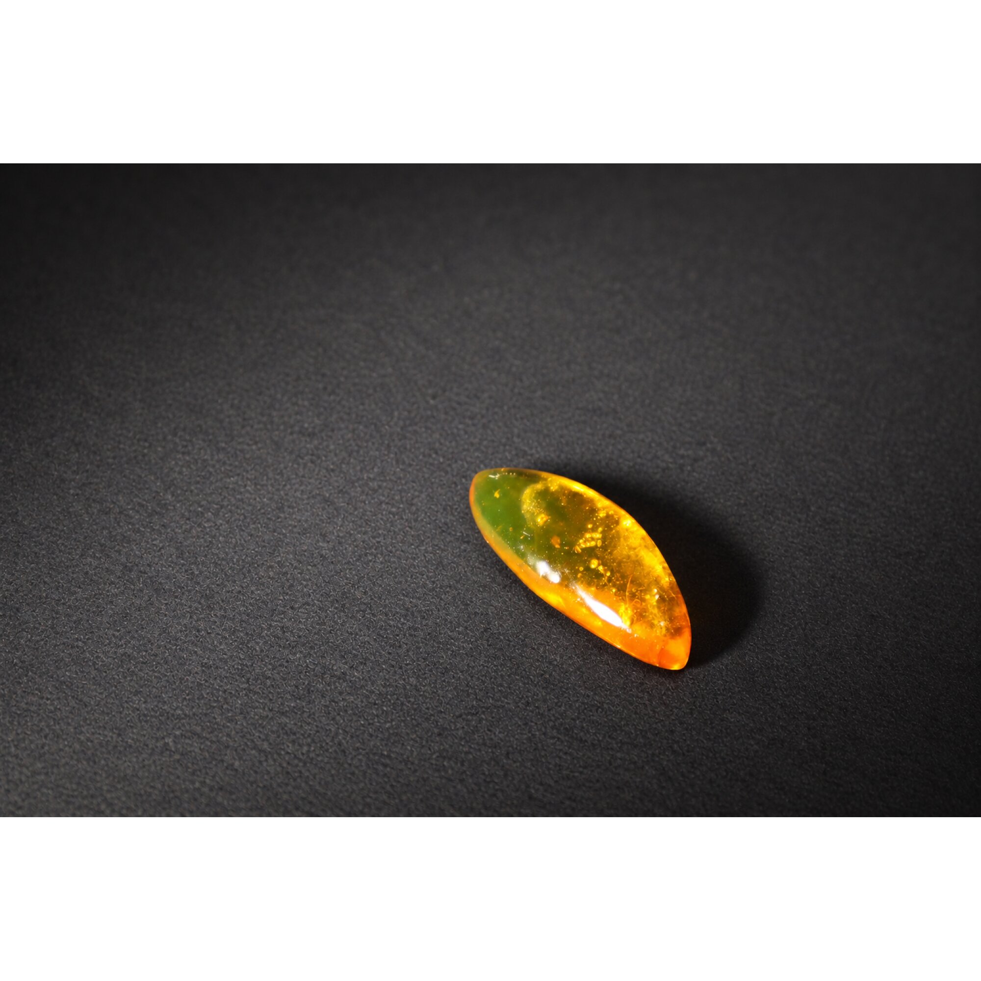 Real yellow Dominican amber true bug stone 25mm – photo 7
