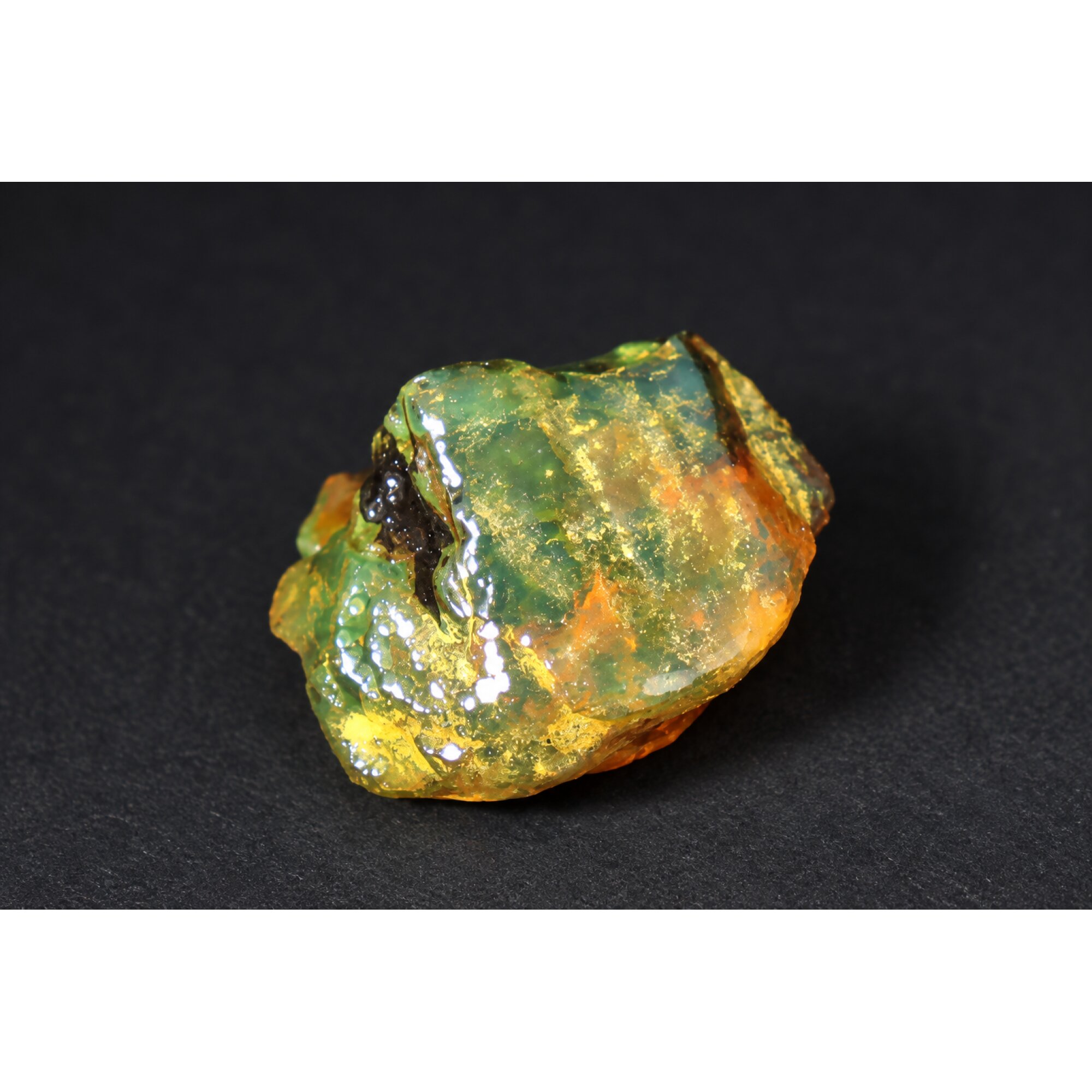Naturally formed sky blue rough specimen Dominican amber 25mm – photo 9