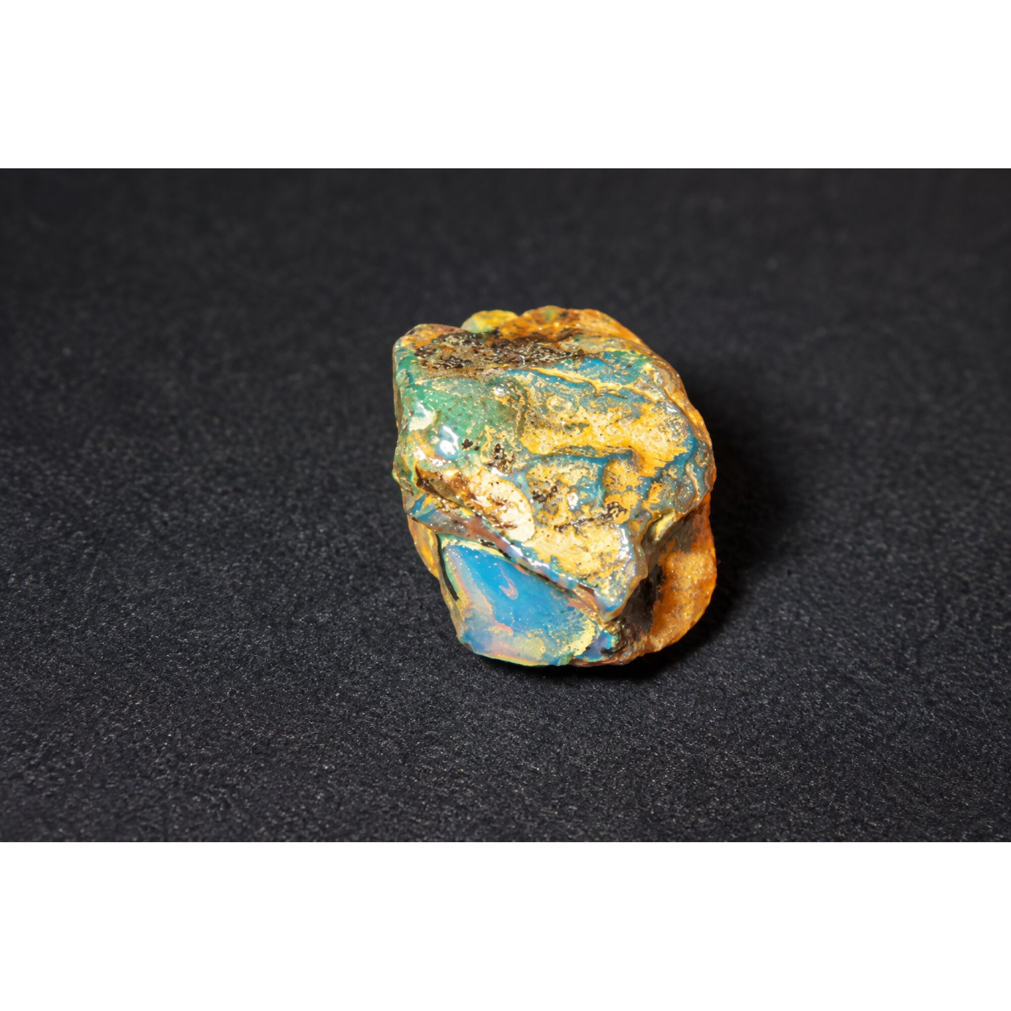 Naturally formed sky blue rough specimen Dominican amber 25mm – photo 12