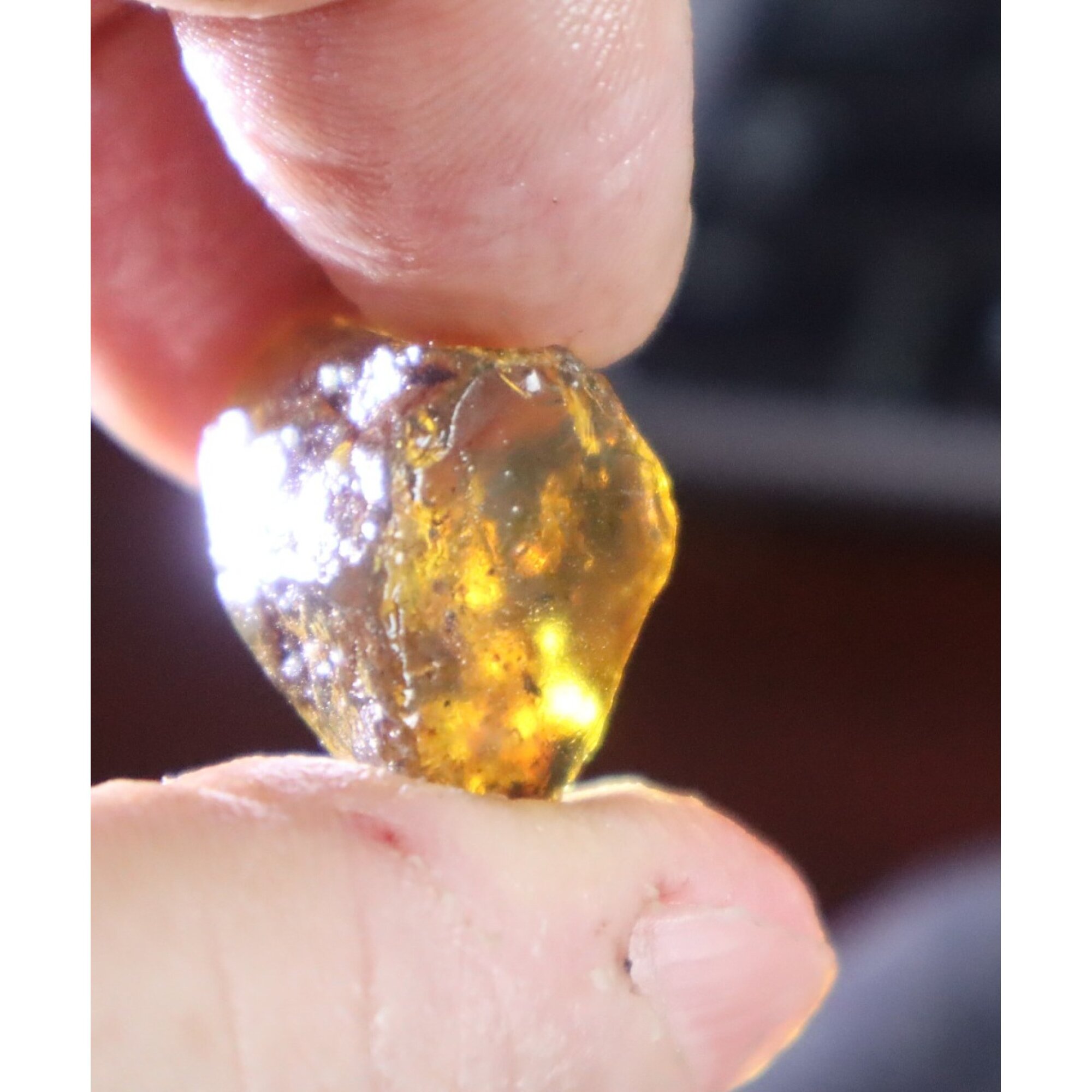 Genuine light blue rough specimen Dominican amber 25mm – photo 5