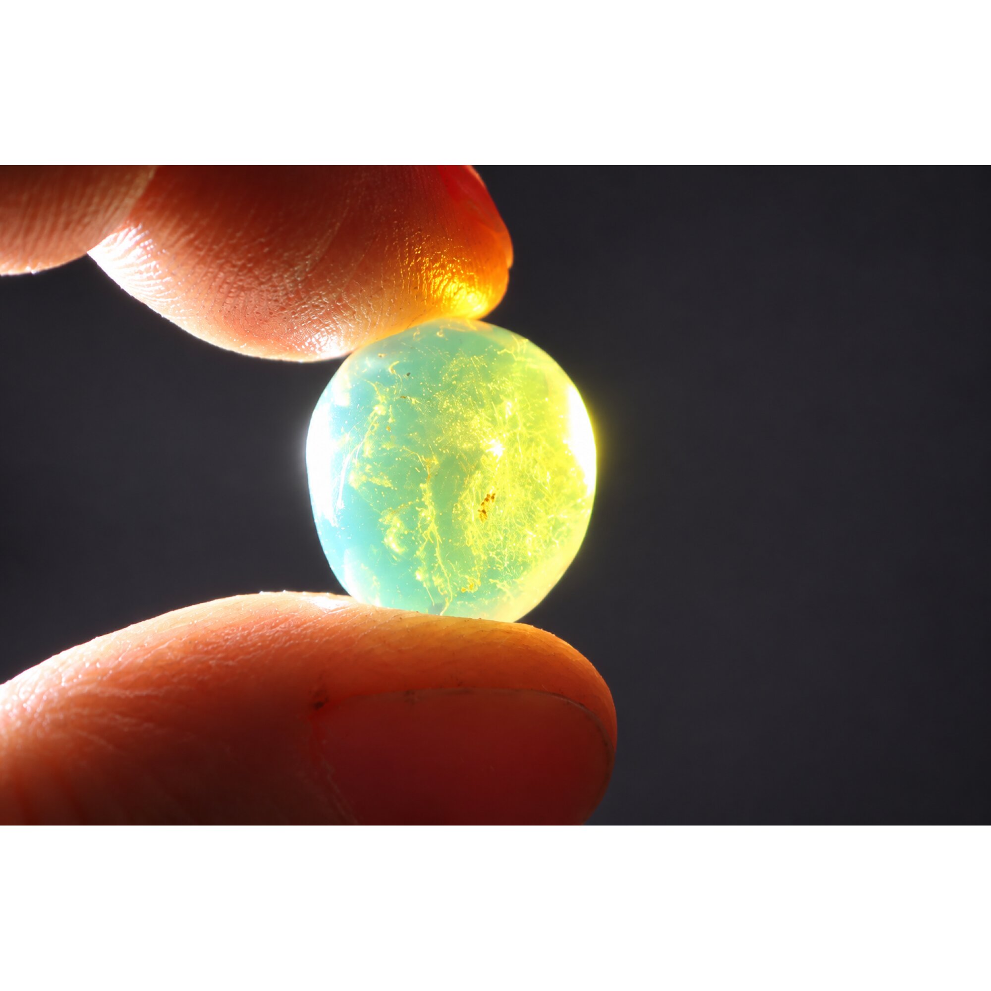 Nature created deep blue Dominican amber cabochon – photo 6