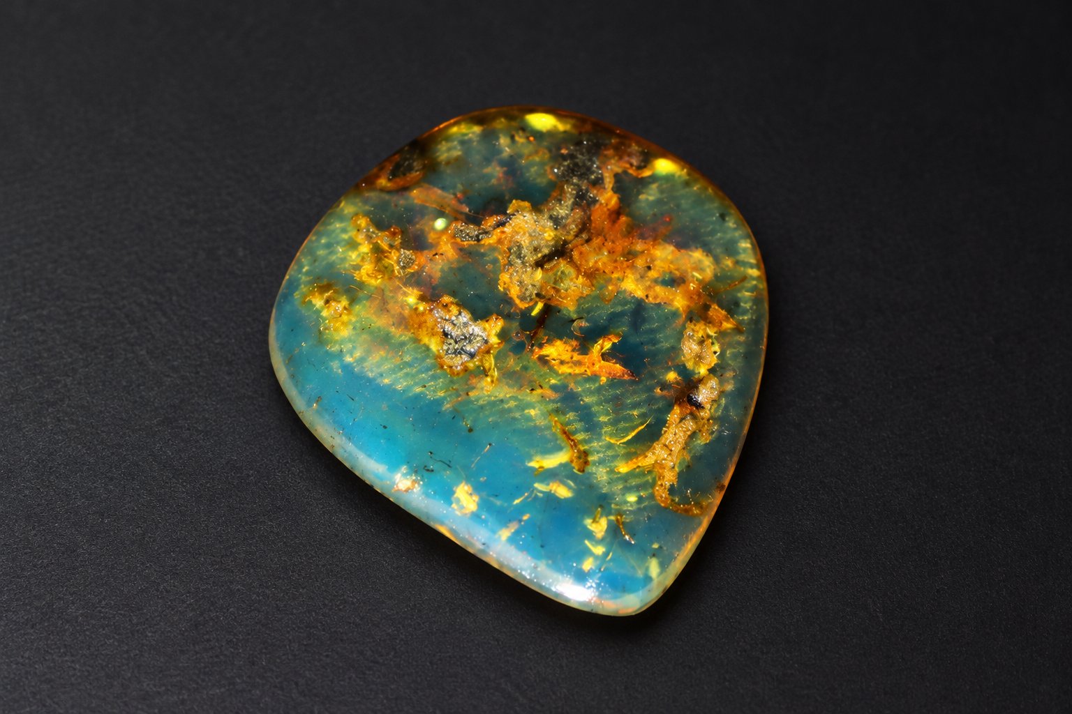 Genuine deep blue polished Dominican amber – photo 6