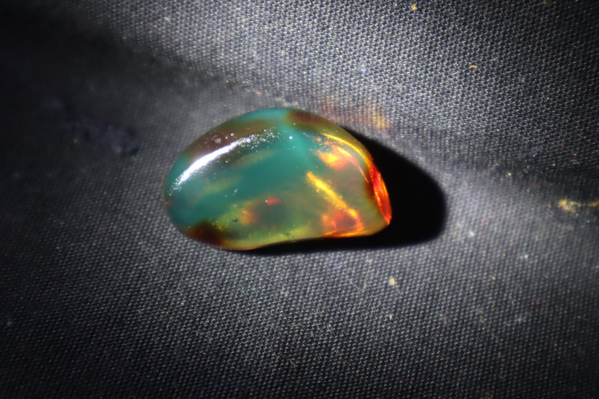 Genuine deep blue polished Dominican amber 30mm – photo 11