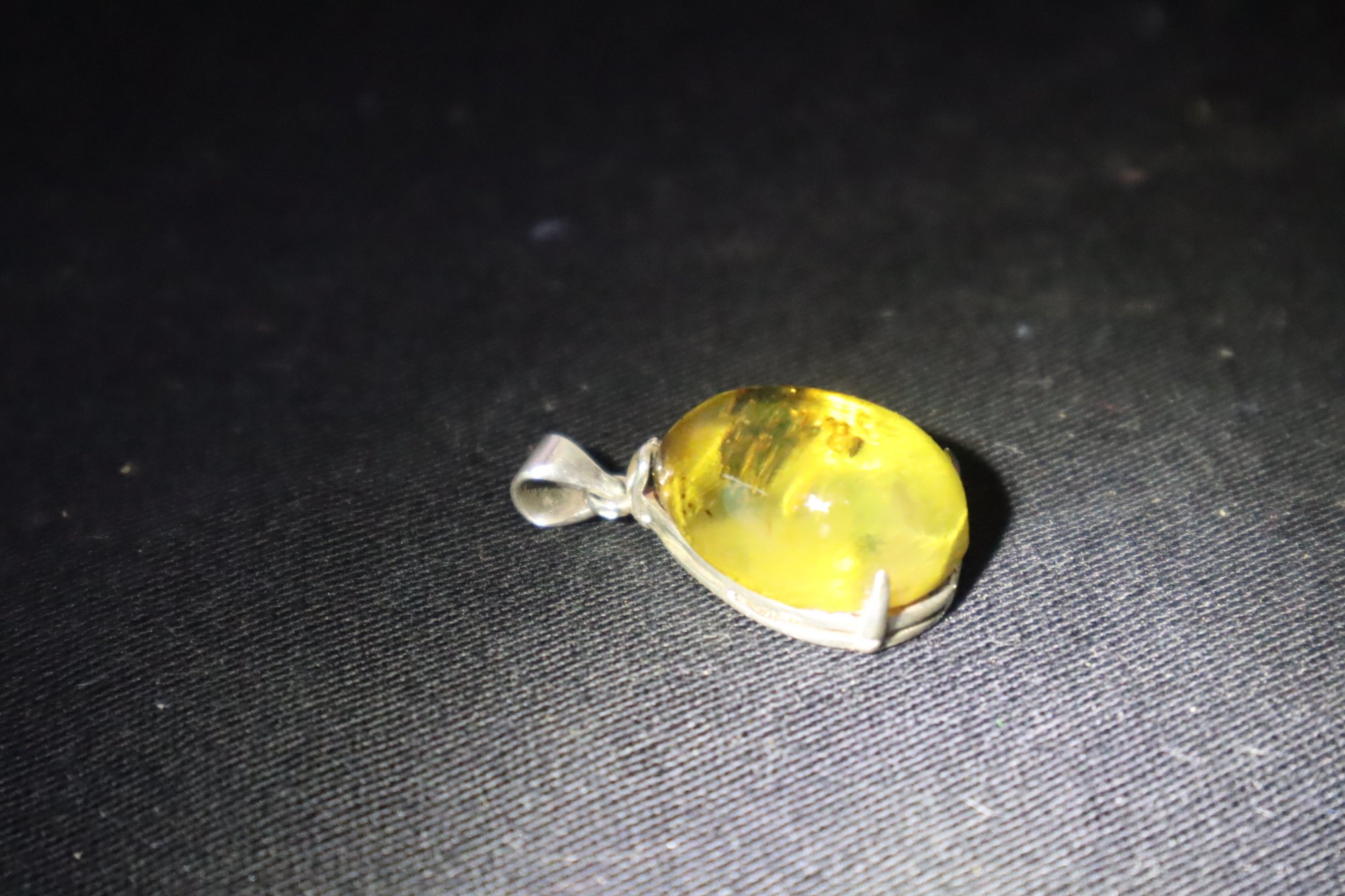Studio made olive green Dominican amber sterling silver pendant 3.1g – photo 8