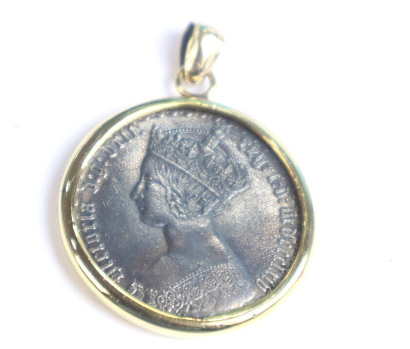 1926-2022 England UK Queen Elizabeth Antique Silver Coins Medal Pendant 1.5inch – photo 6