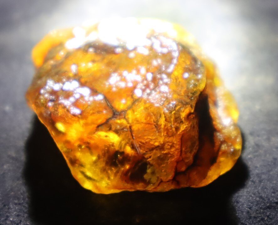 Exquisite Natural Dominican Clear Deep Yellow Amber Rough Specimen 37mm 8.6g – photo 5