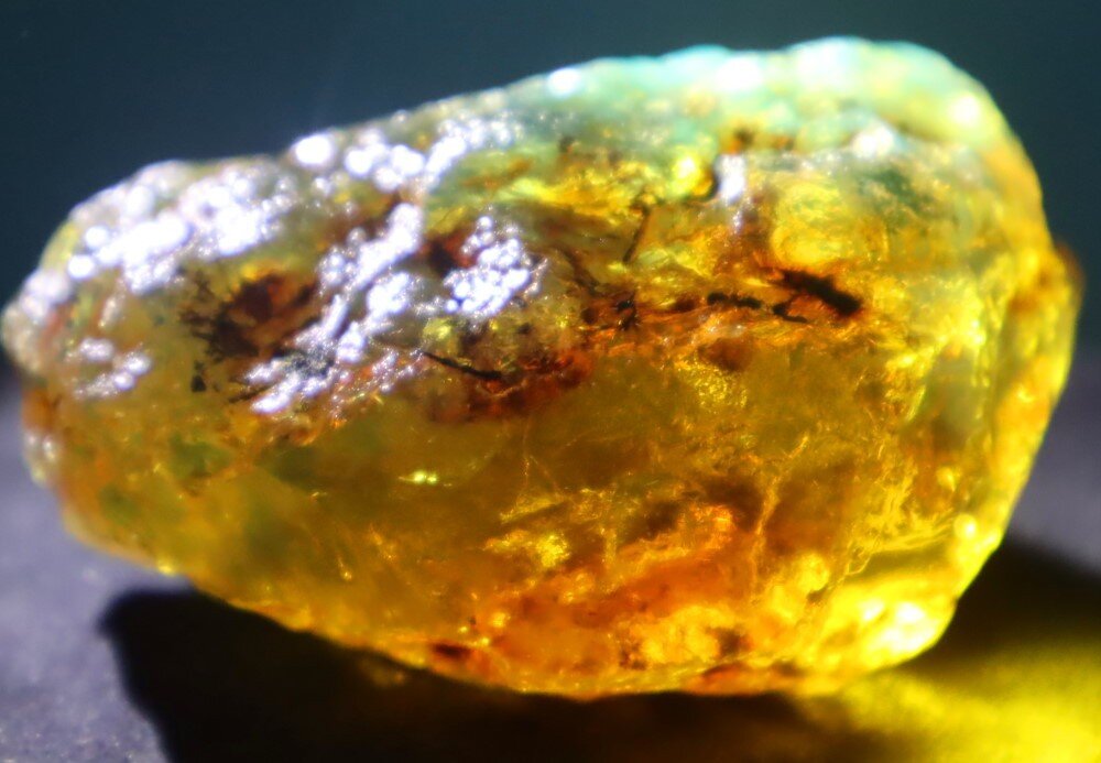Exquisite Natural Dominican Crystal Clear Orange Blue Amber Rough Specimen 65mm – photo 9