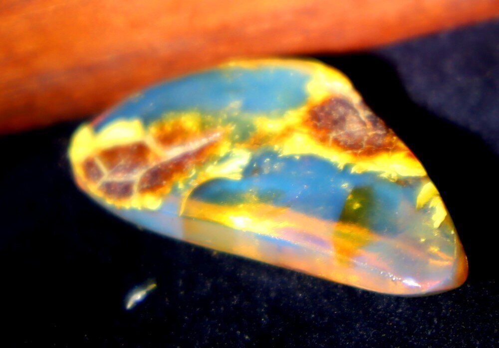 Charming Design Natural Dominican Clear Deep Blue Amber Polished Stone 32mm – photo 11